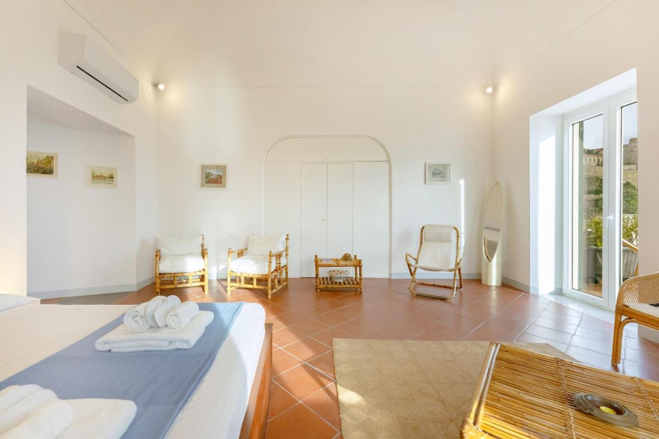 Torretta Corricella- Punta Pizzaco Apartamento Procida Exterior foto