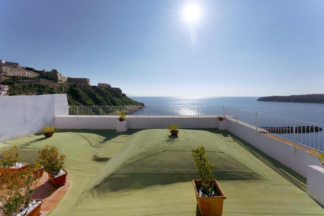 Torretta Corricella- Punta Pizzaco Apartamento Procida Exterior foto